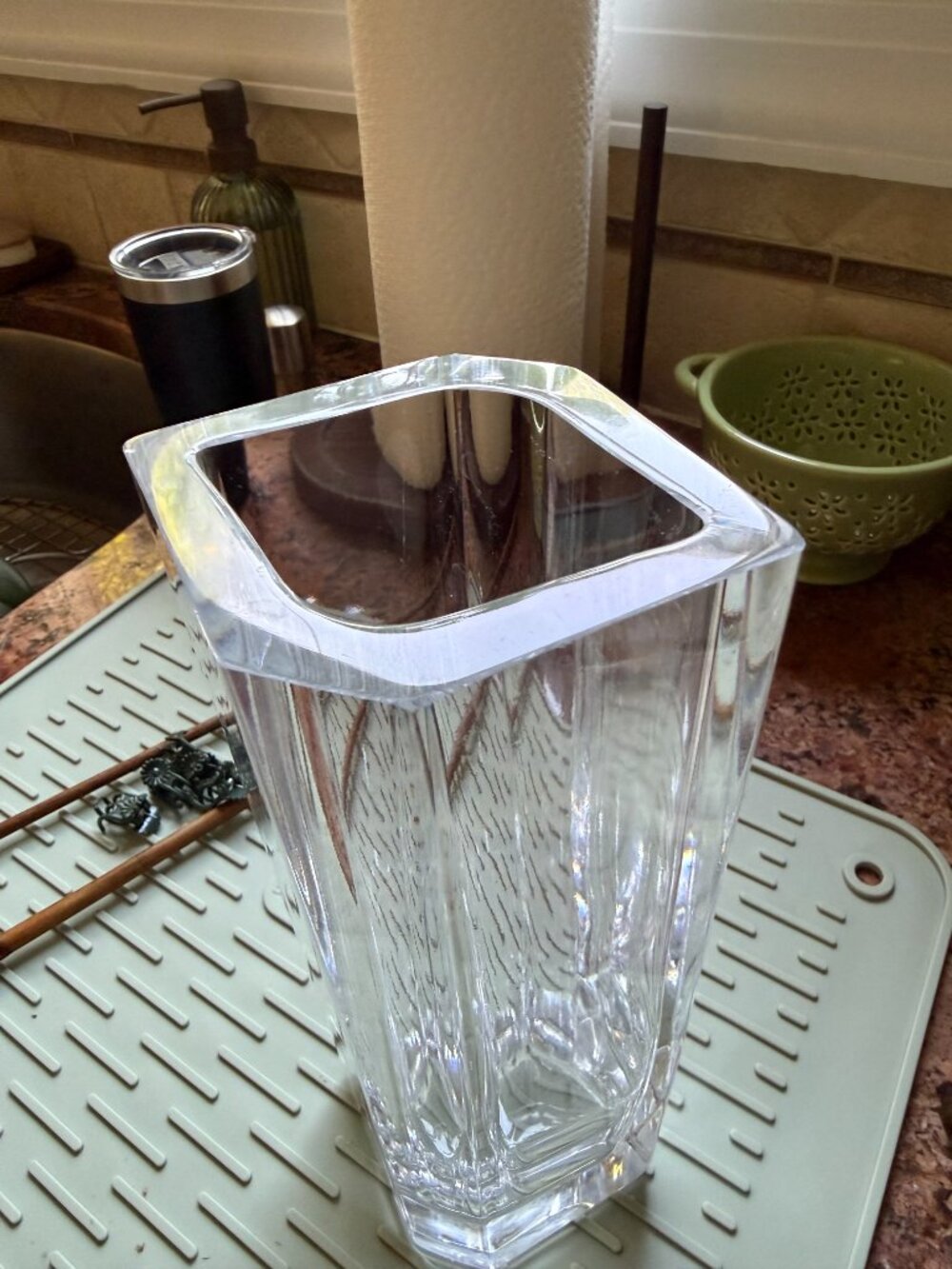 Orrefors Gladiolus Crystal Vase Signed by Lars Hellsten Sweden 4664-22 1996